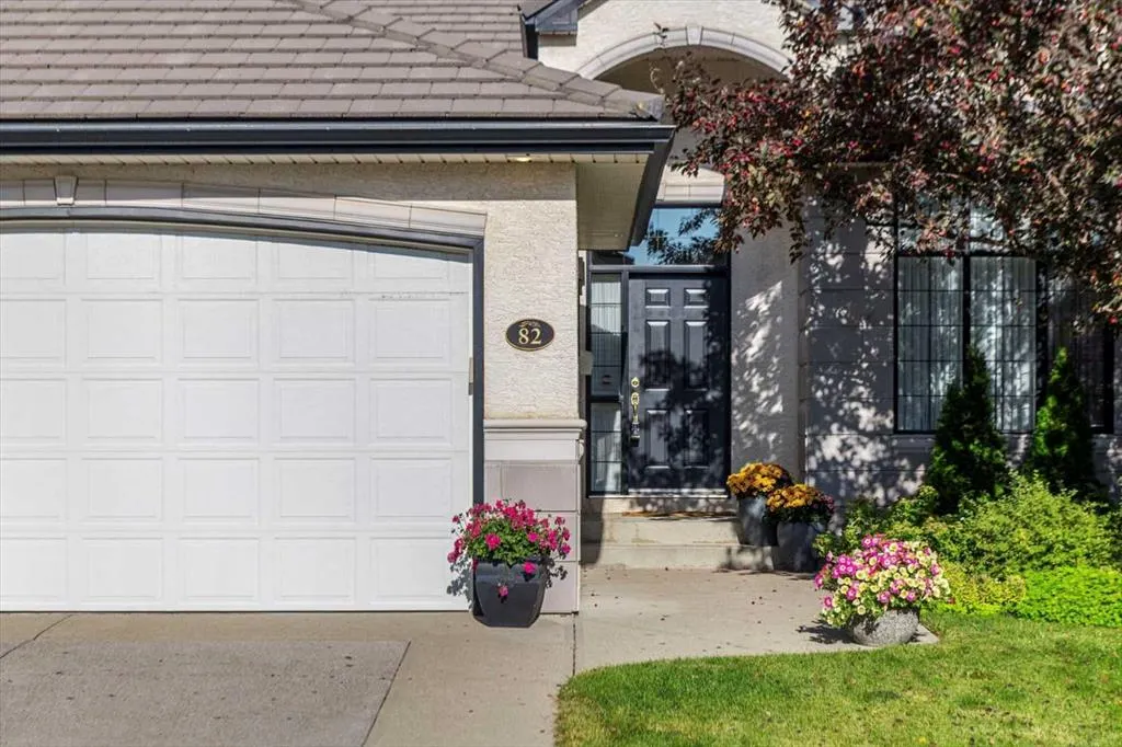82 Arbour Crest Mount NW