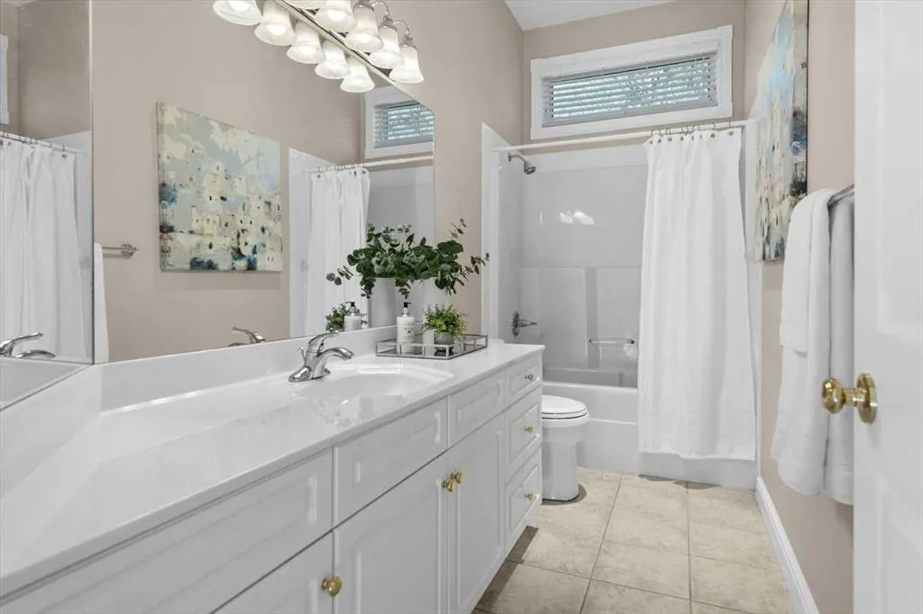 82 Arbour Crest Mount NW