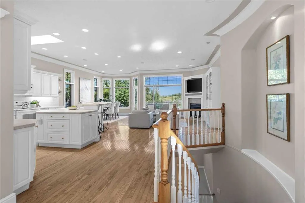 82 Arbour Crest Mount NW