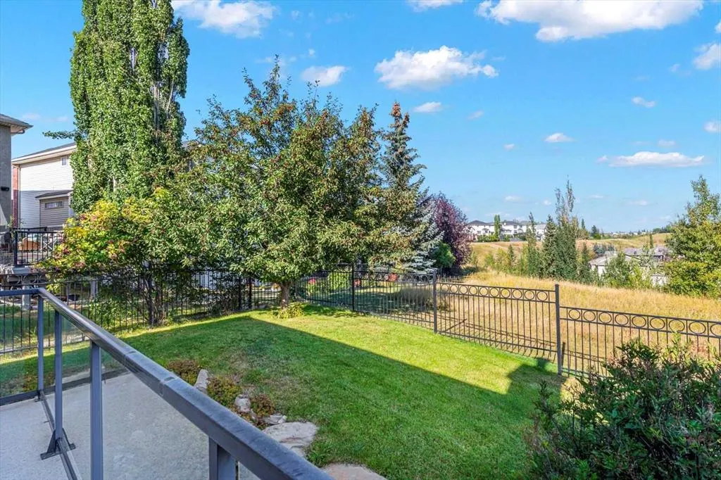 82 Arbour Crest Mount NW