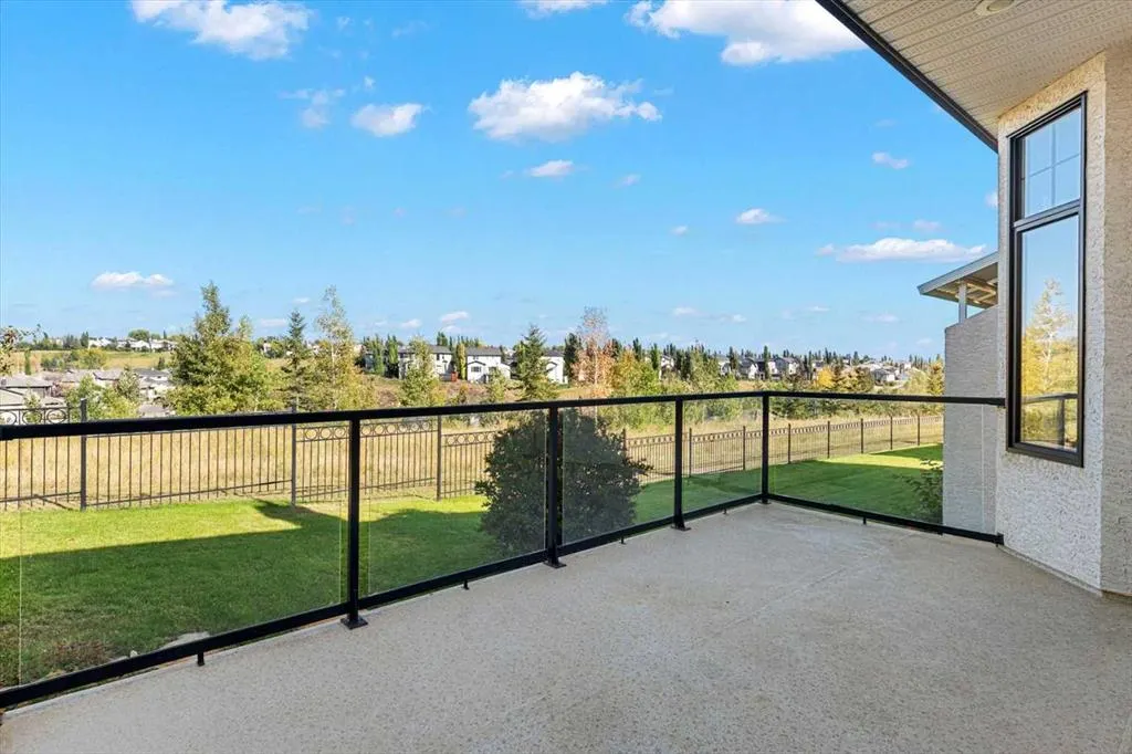 82 Arbour Crest Mount NW