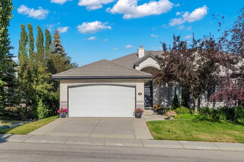 82 Arbour Crest Mount NW