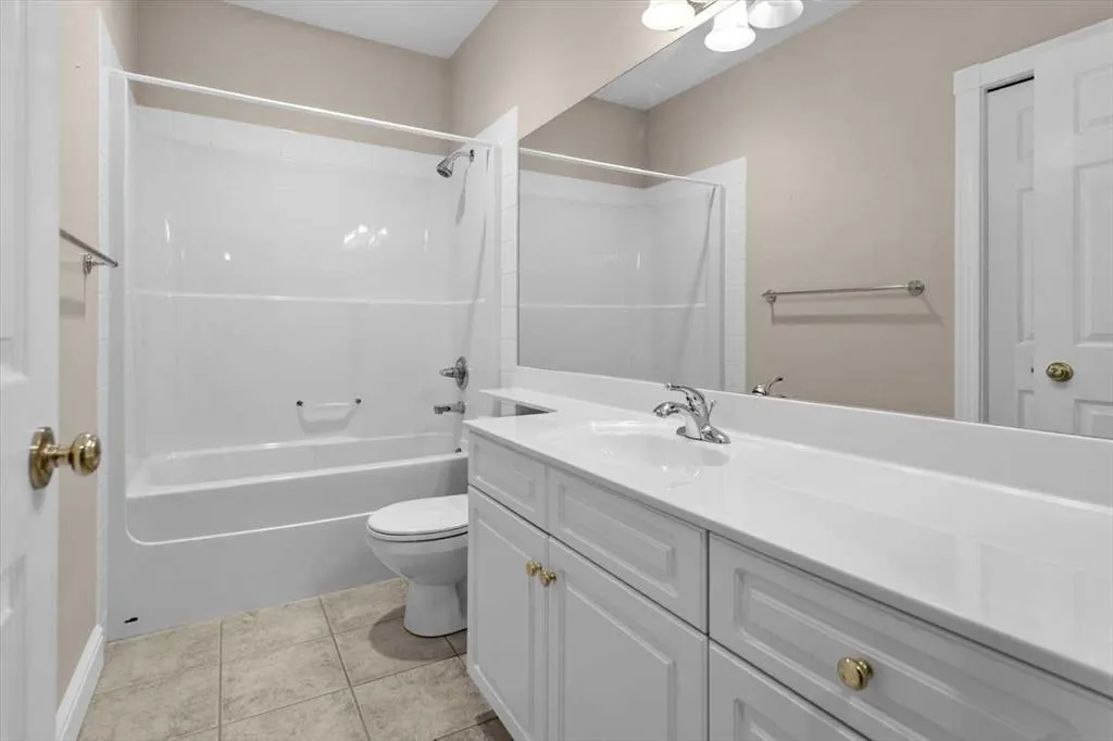 82 Arbour Crest Mount NW