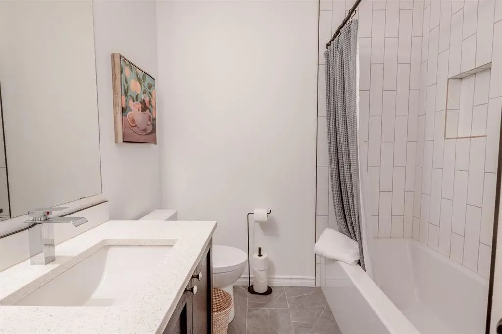 396 Brae Glen Crescent SW