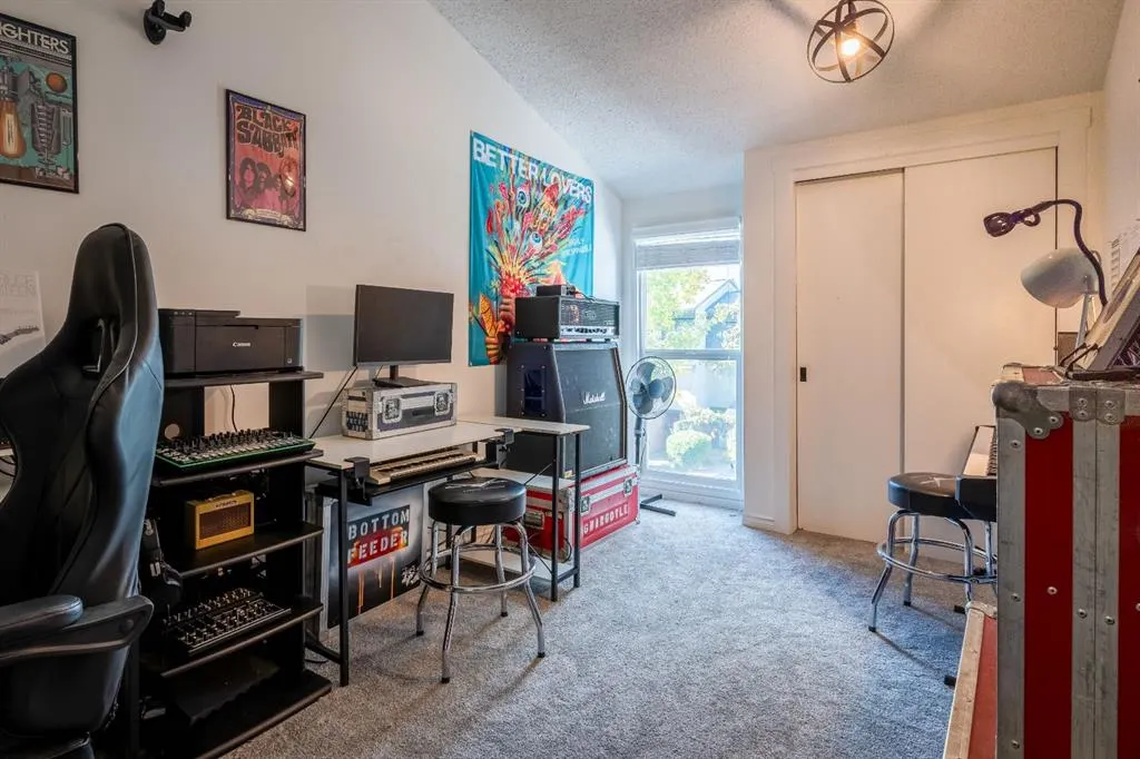 396 Brae Glen Crescent SW