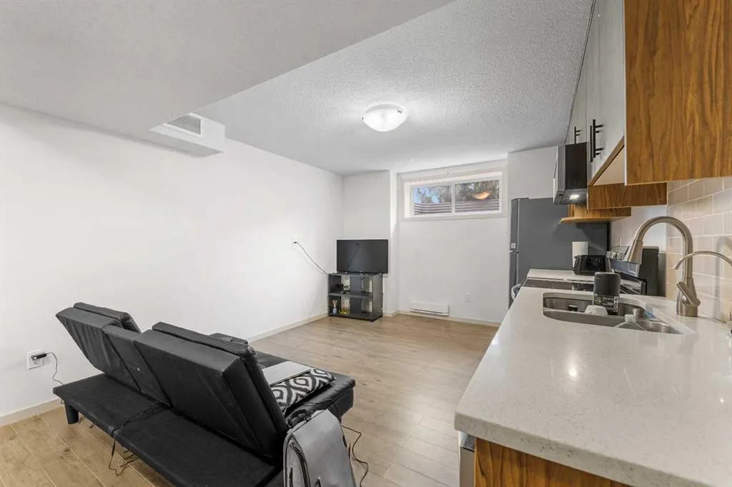 107 MASTERS Heights SE