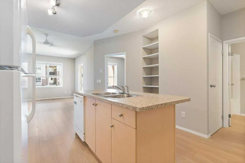 73 Erin Woods Court SE, #1107