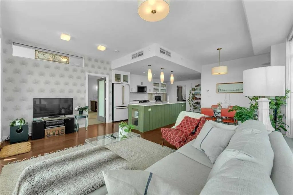 530 12 Avenue SW, #1705