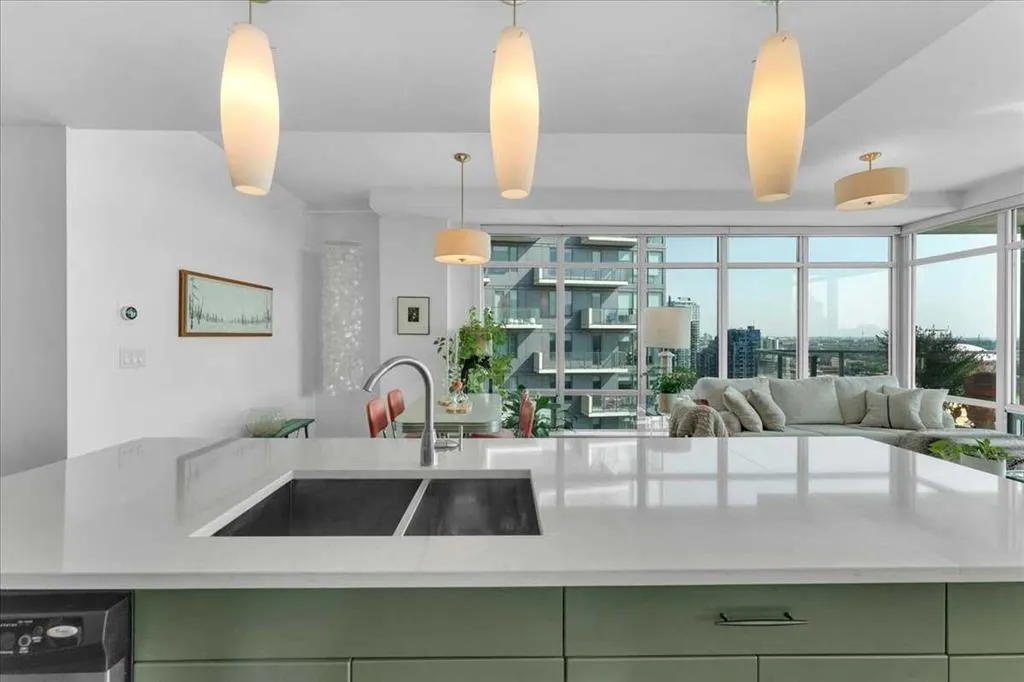 530 12 Avenue SW, #1705