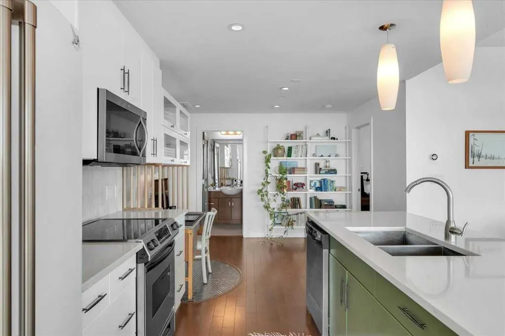 530 12 Avenue SW, #1705