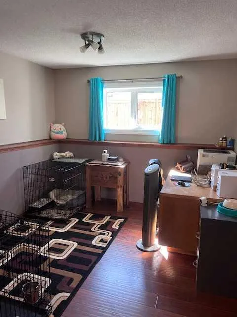 98 Westview Crescent
