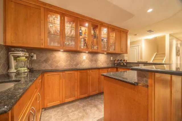 28 Crestmont Way SW