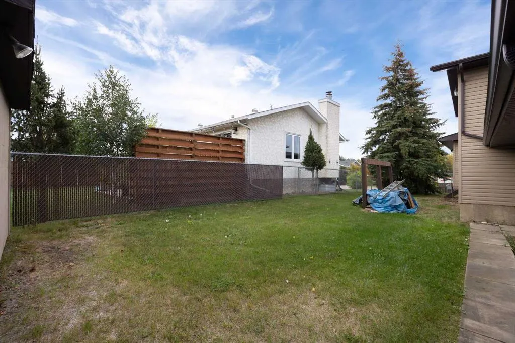 206 Leigh Crescent