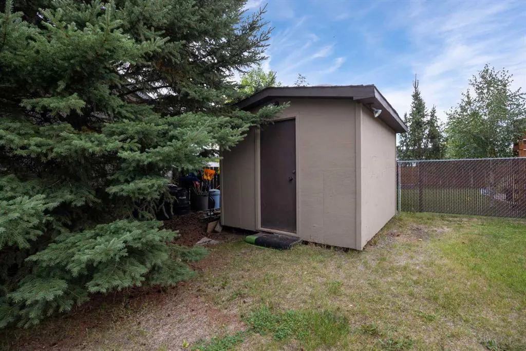 206 Leigh Crescent