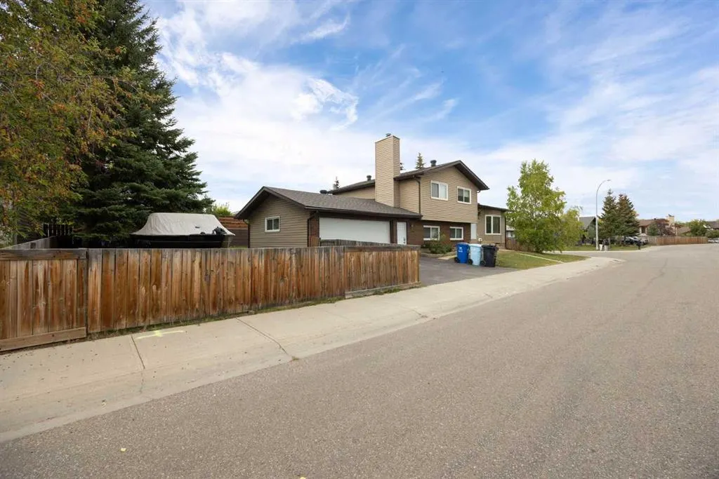 206 Leigh Crescent
