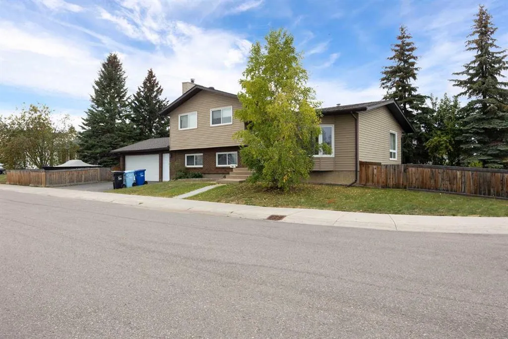 206 Leigh Crescent