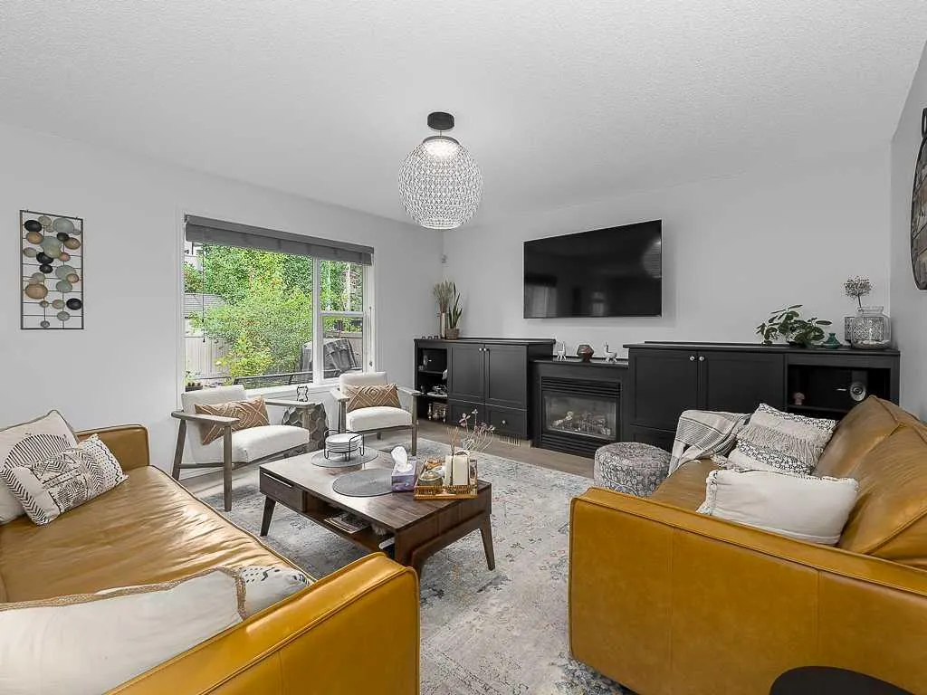 208 Mt Brewster Circle SE