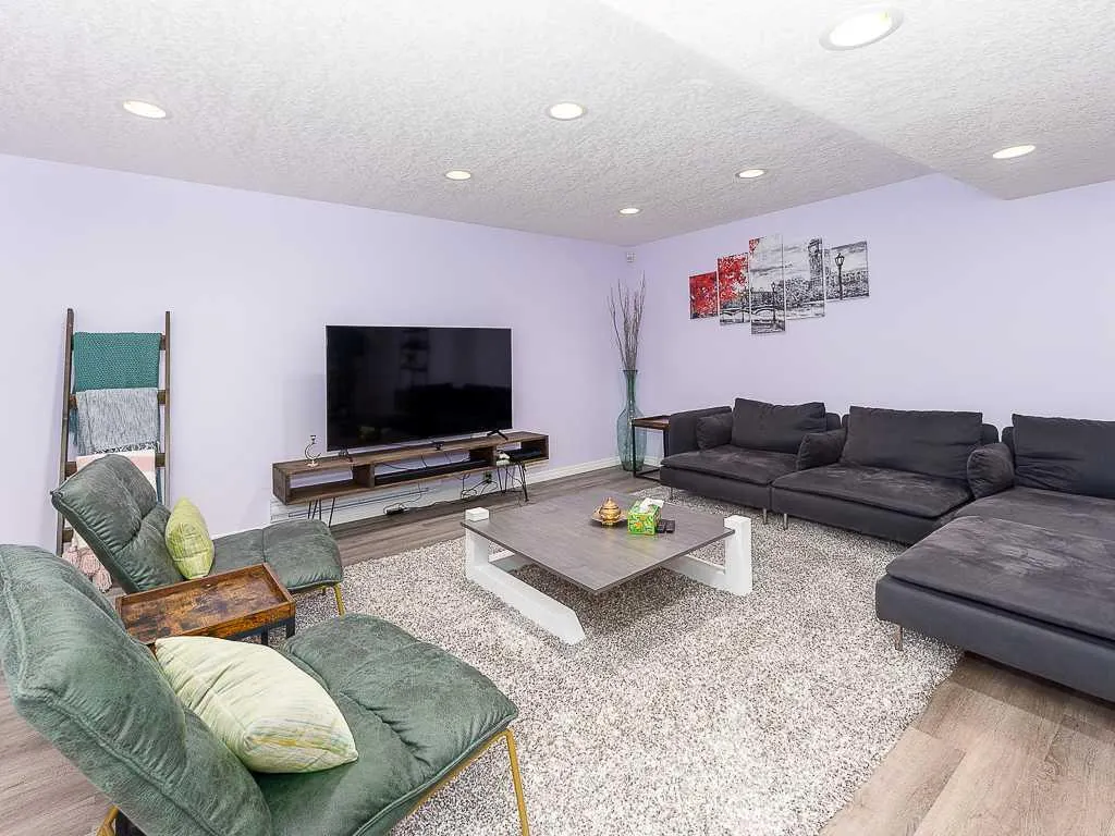 208 Mt Brewster Circle SE