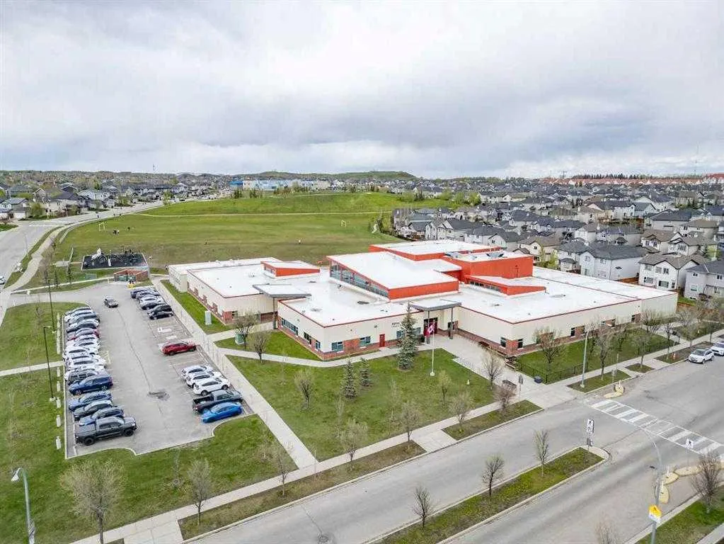 432 Royal Oak Circle NW