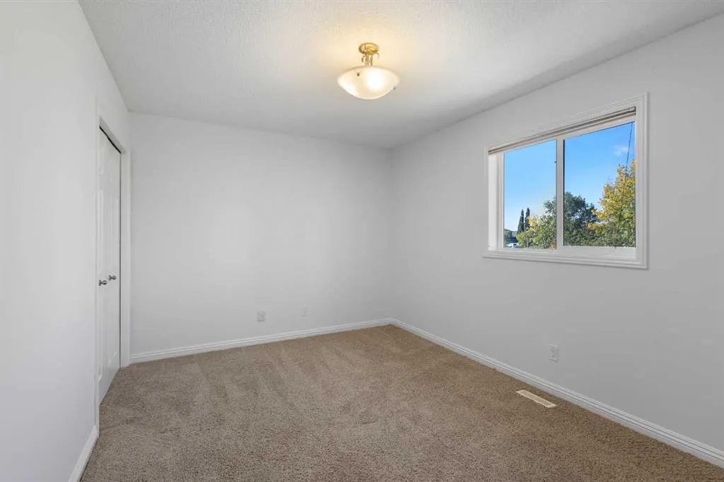 432 Royal Oak Circle NW