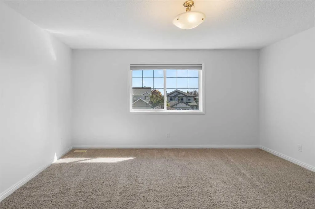 432 Royal Oak Circle NW