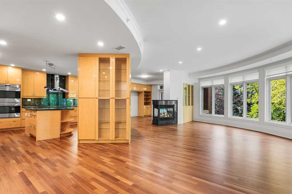680 Princeton Way SW, #202