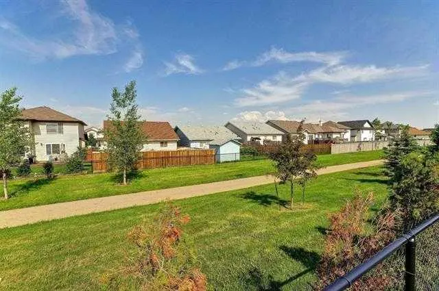 169 Fisher Crescent