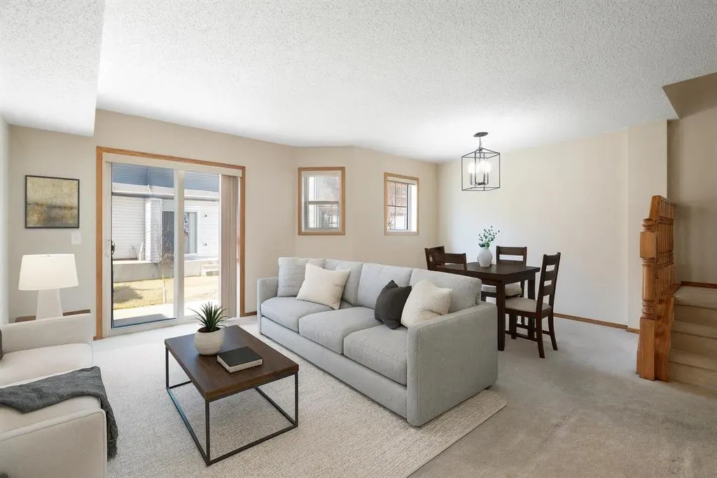 73 Saddletree Court NE