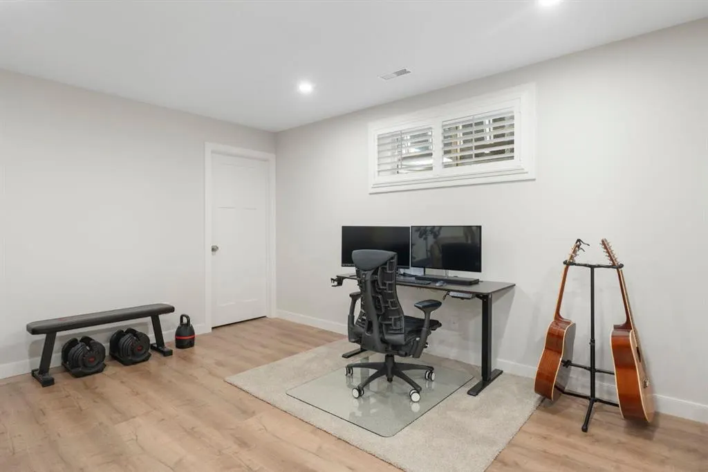 6 Cranwell Square SE