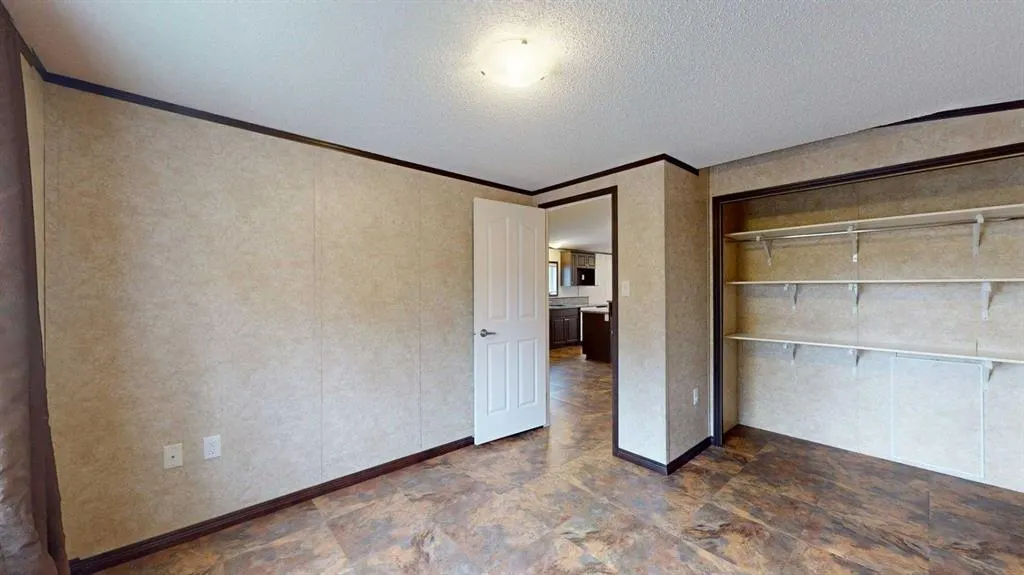 392 Gregoire Crescent