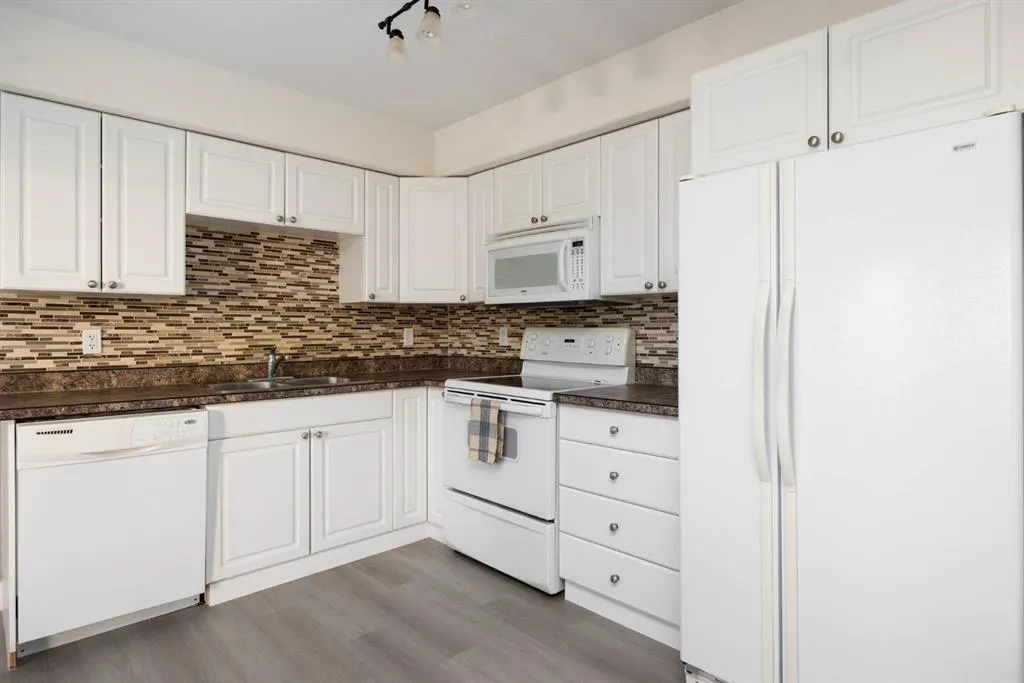 248B Grosbeak Way, #101