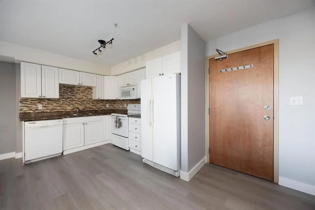 248B Grosbeak Way, #101