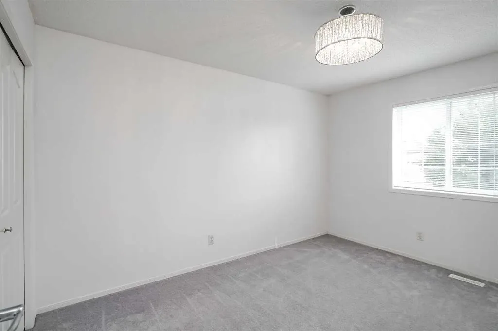 375 Douglas Glen Gardens SE