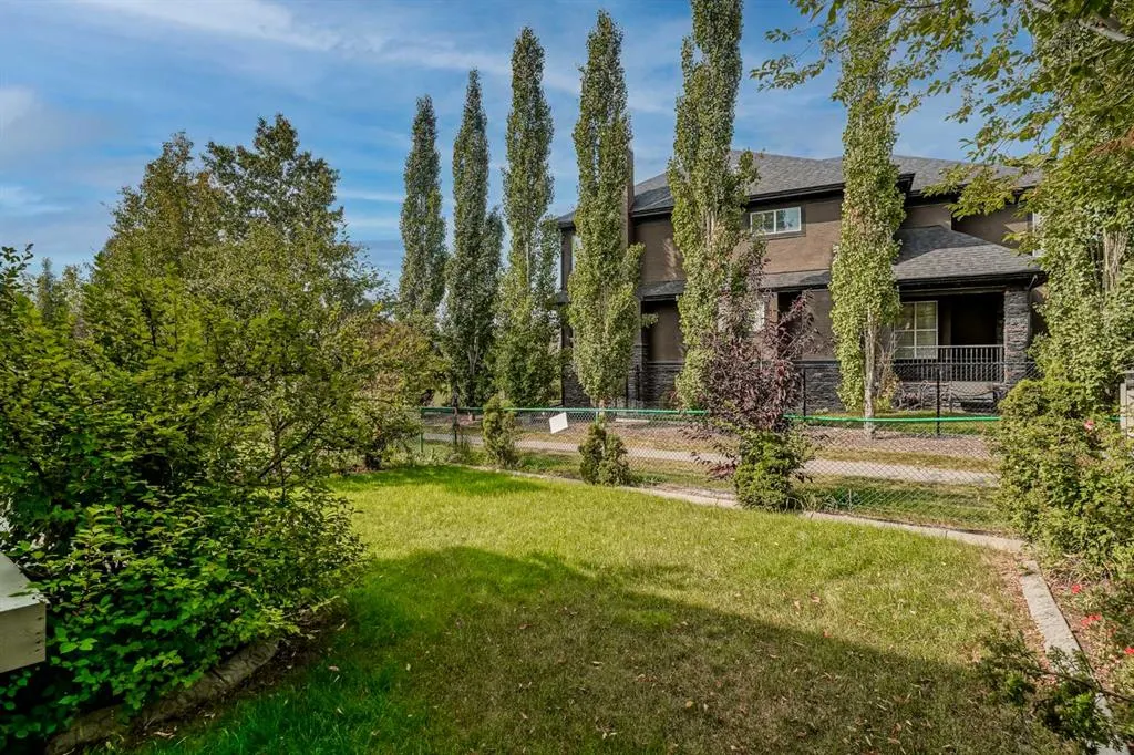 375 Douglas Glen Gardens SE
