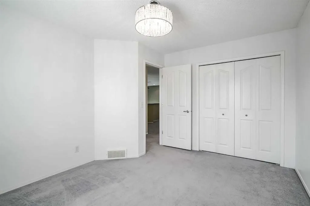 375 Douglas Glen Gardens SE