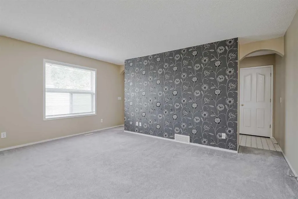 375 Douglas Glen Gardens SE
