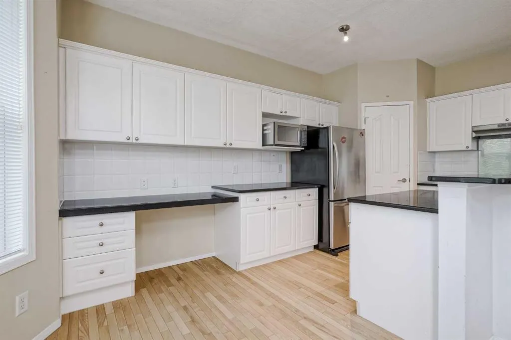 375 Douglas Glen Gardens SE