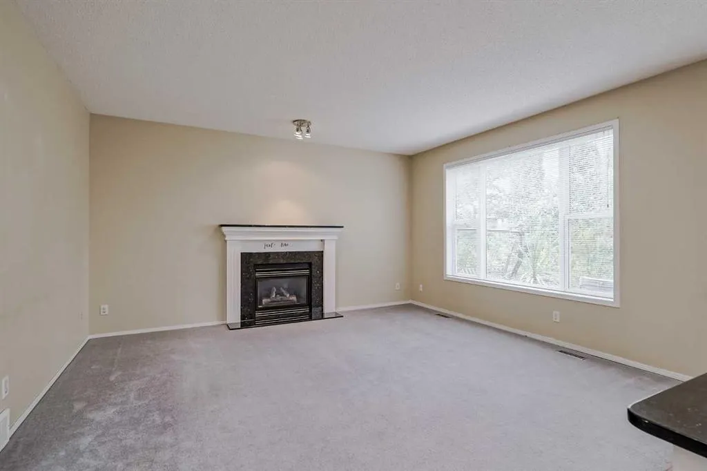 375 Douglas Glen Gardens SE