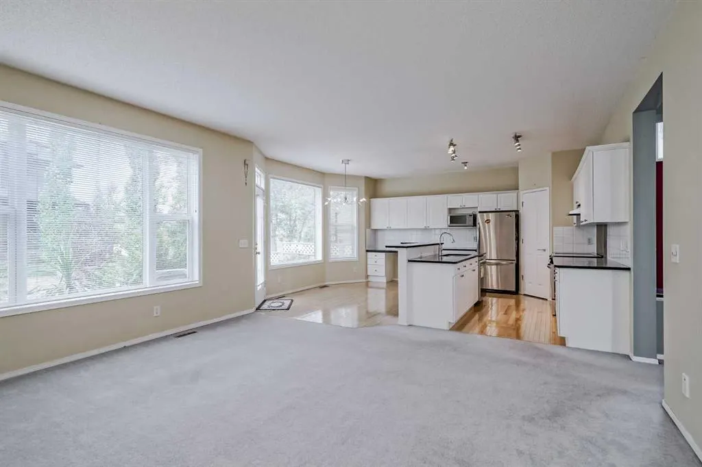 375 Douglas Glen Gardens SE