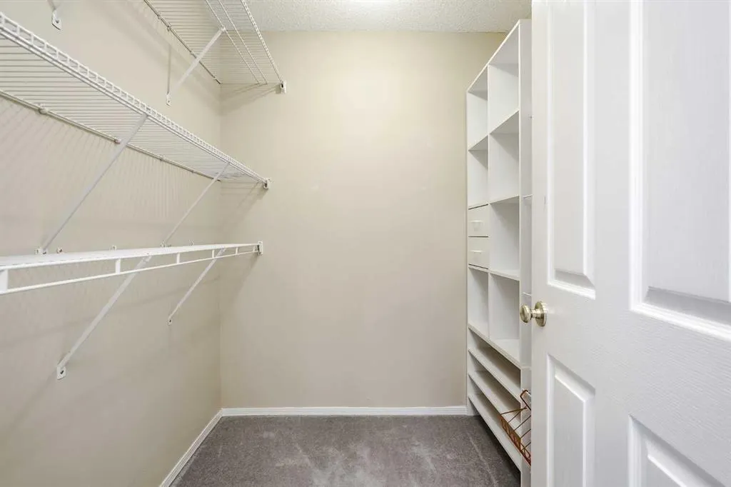 375 Douglas Glen Gardens SE