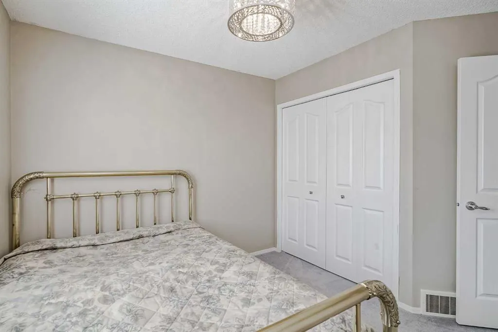 375 Douglas Glen Gardens SE