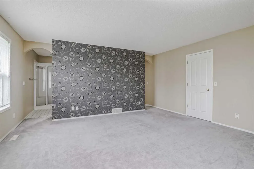 375 Douglas Glen Gardens SE
