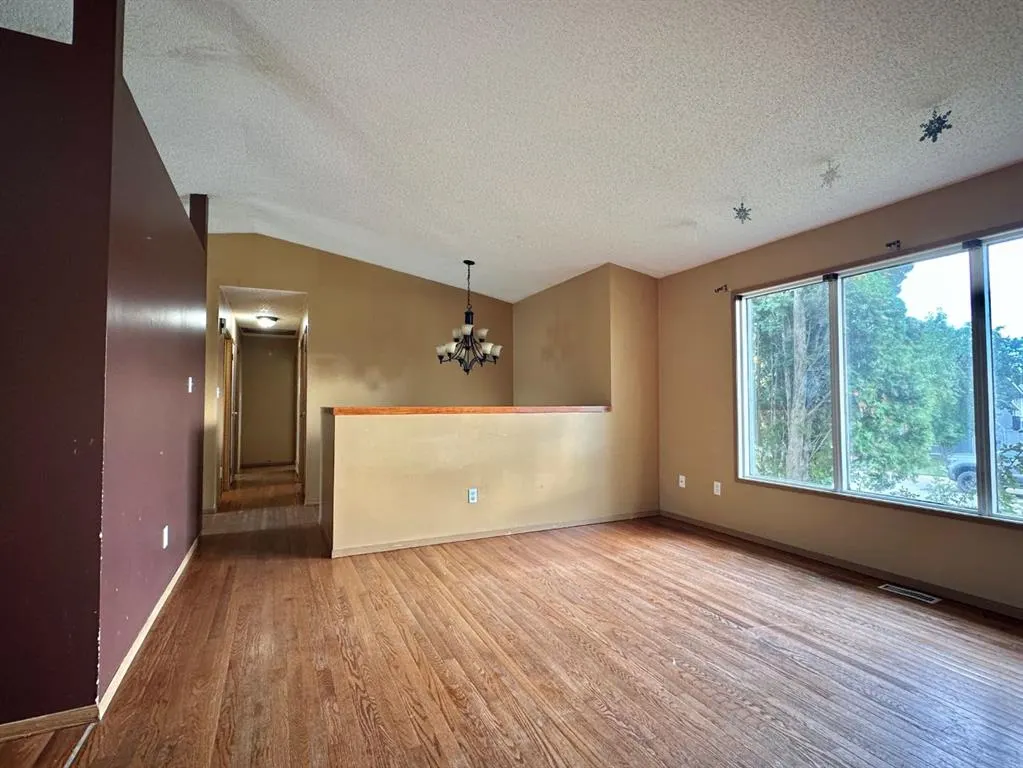 37 Atkinson Crescent
