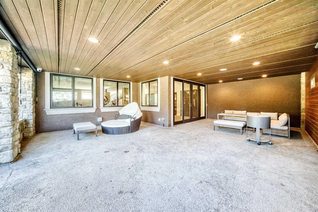 24 Rockwater Way