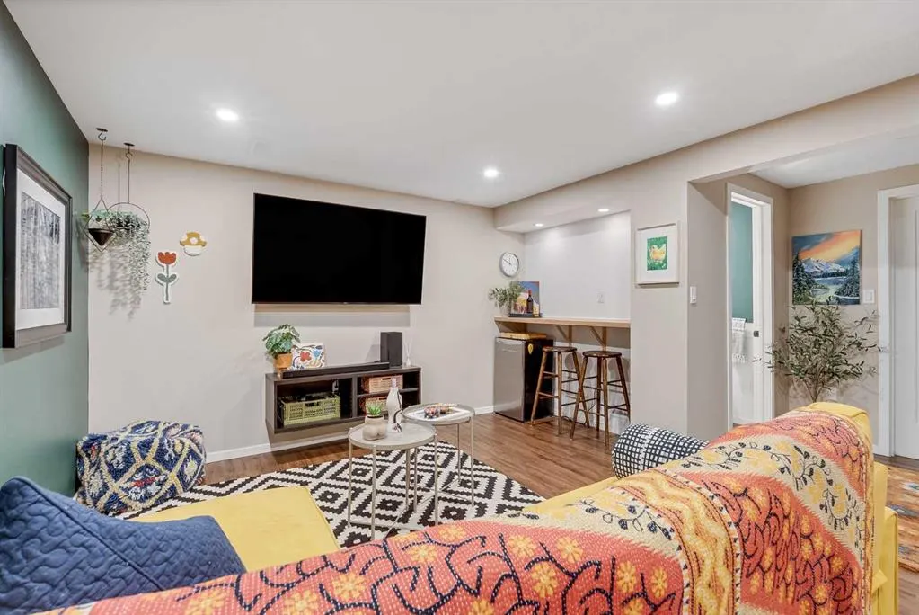 330 Canterbury Drive SW, #90