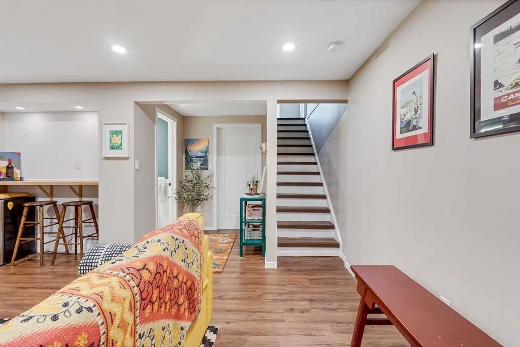 330 Canterbury Drive SW, #90