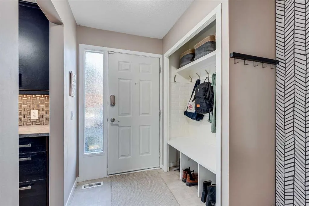 330 Canterbury Drive SW, #90