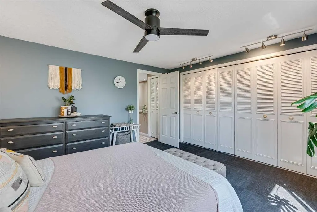 330 Canterbury Drive SW, #90