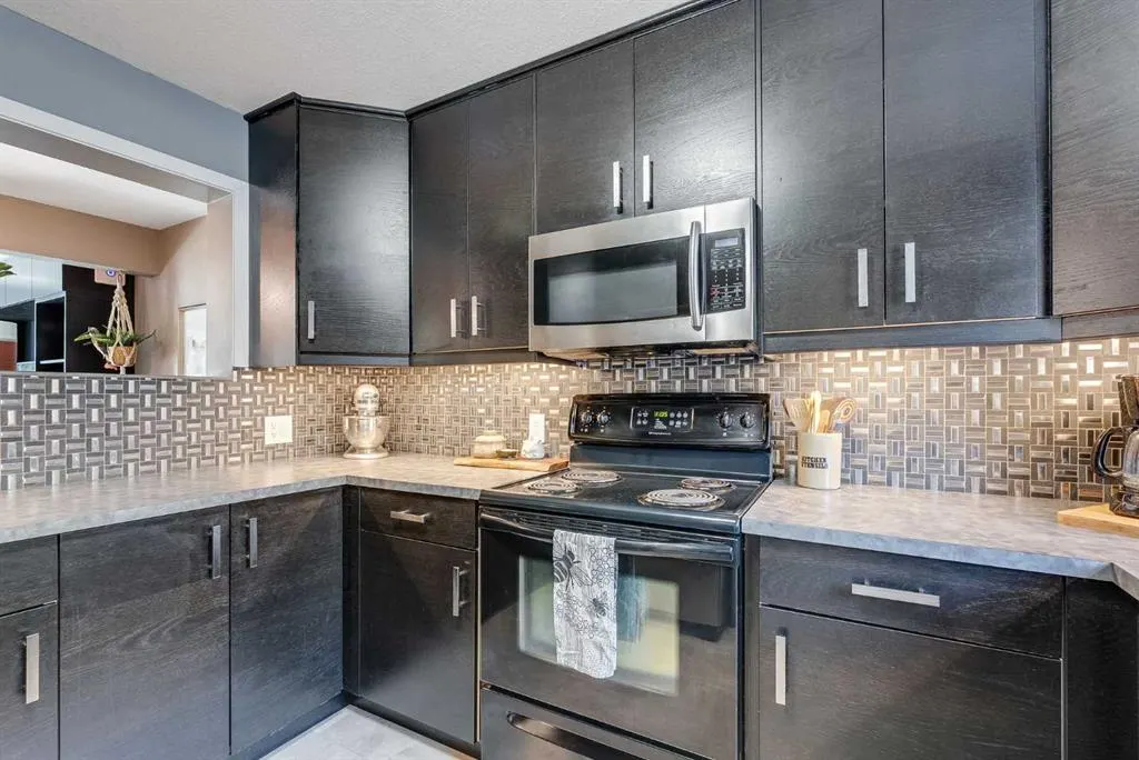 330 Canterbury Drive SW, #90