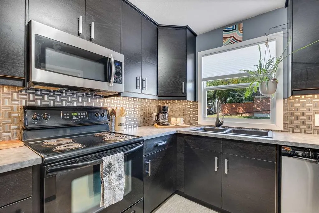 330 Canterbury Drive SW, #90